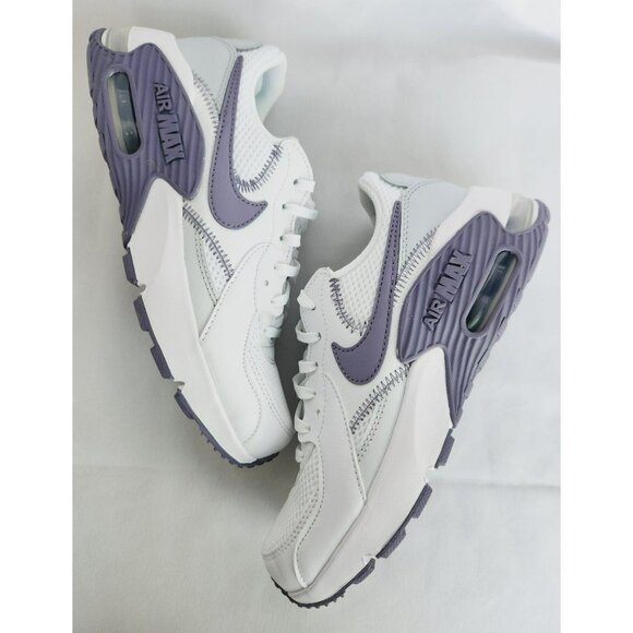 6 WOMEN'S NIKE AIR MAX EXCEE WHITE VIOLET HF4992-100 - Picture 1 of 8
